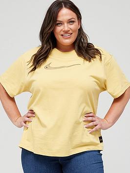 Nike Swoosh Short Sleeve Tee (Curve) - Light Green, Light Green, Size 18-20=1X, Women