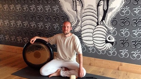 Kundalini Yoga: Awaken the Chakras and Purify Consciousness