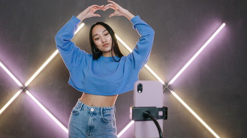 A Complete Beginners Guide To Instagram Posing + Photography