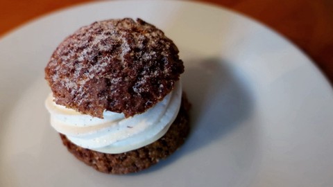 French pastry: the real Cream puffs (Choux la crme)