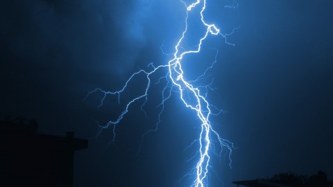 Maxwell: Electricity, magnetism and light - S.L. Glashow